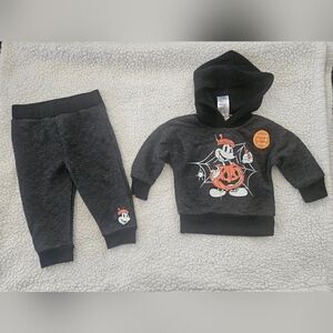 Disney gray & black quilted hoodie and sweatpants mickey mouse set size 12months